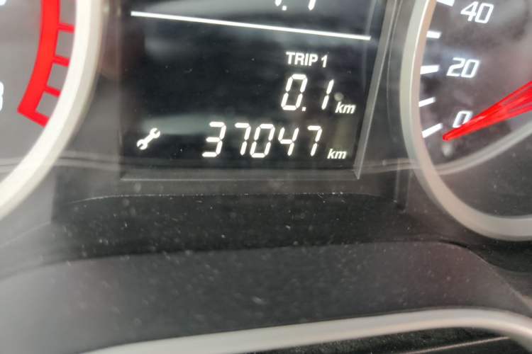 Used Bestune X40 2017 1.6L Manual Connected Smart Cool Edition Odometer Close Up