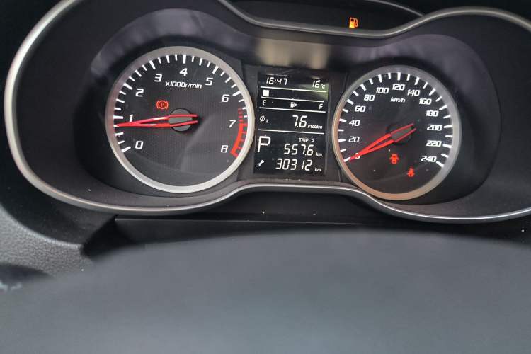 Used Bestune X40 2017 1.6L Automatic Prestige Edition Odometer Close Up
