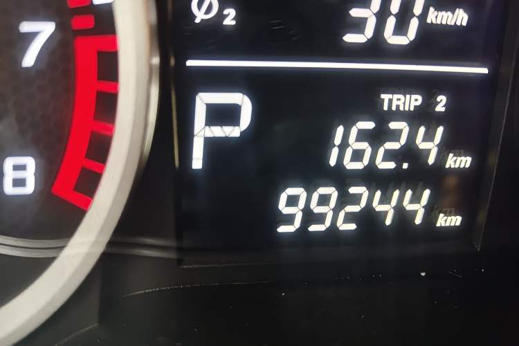 Used Bestune X40 2017 1.6L Automatic Prestige Edition Odometer Close Up