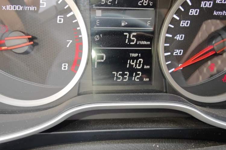 Used Bestune X40 2017 1.6L Automatic Prestige Edition Odometer Close Up