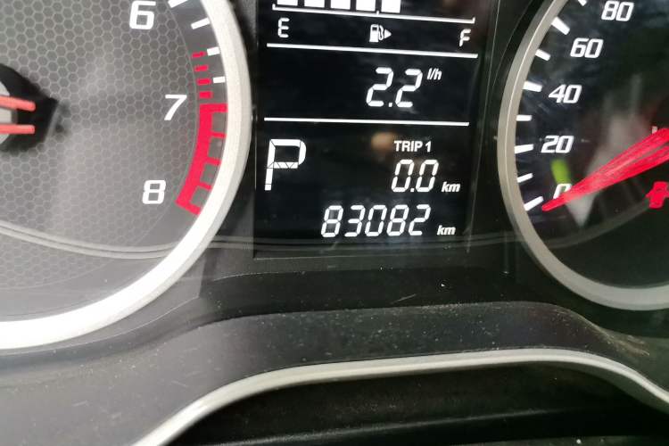 Used Bestune X40 2017 1.6L Automatic Luxury Model Odometer Close Up