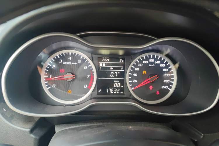 Used Bestune X40 2017 1.6L Manual Luxury Edition Odometer Close Up