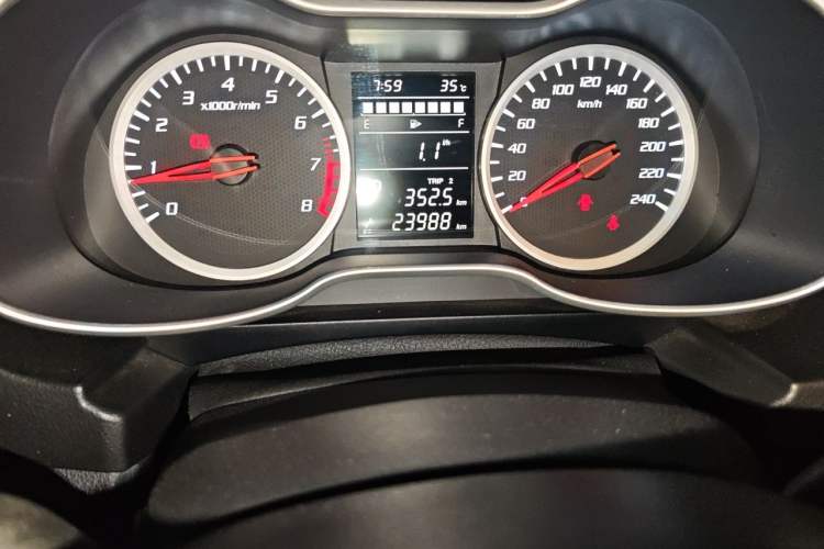 Used Bestune X40 2017 1.6L Automatic Luxury Model Odometer Close Up