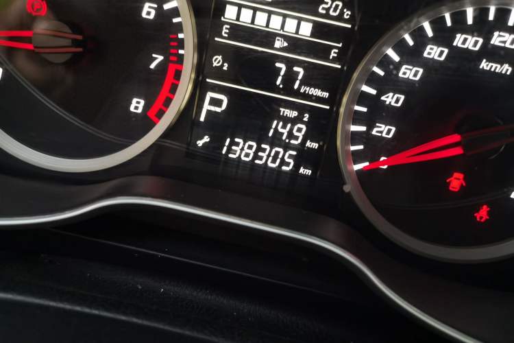 Used Bestune X40 2017 1.6L Automatic Connected Smart Cool Edition Odometer Close Up