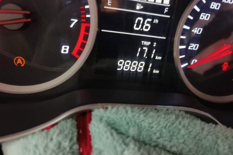 Used Bestune X40 2017 1.6L Manual Prestige Edition Odometer Close Up