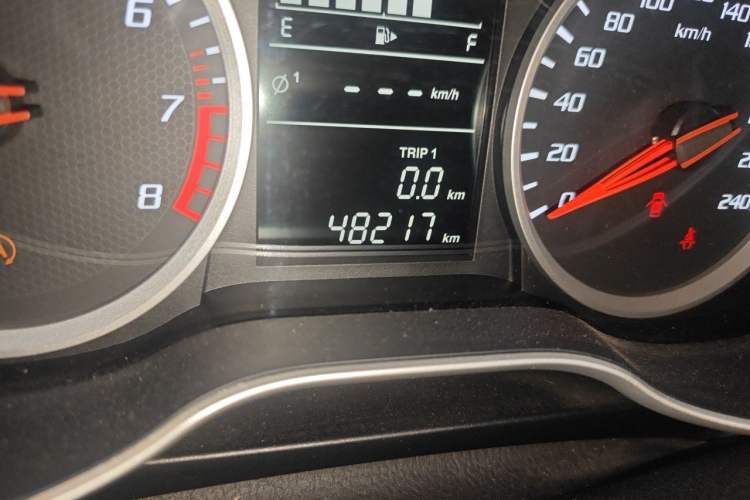 Used Bestune X40 2017 1.6L Manual Luxury Edition Odometer Close Up
