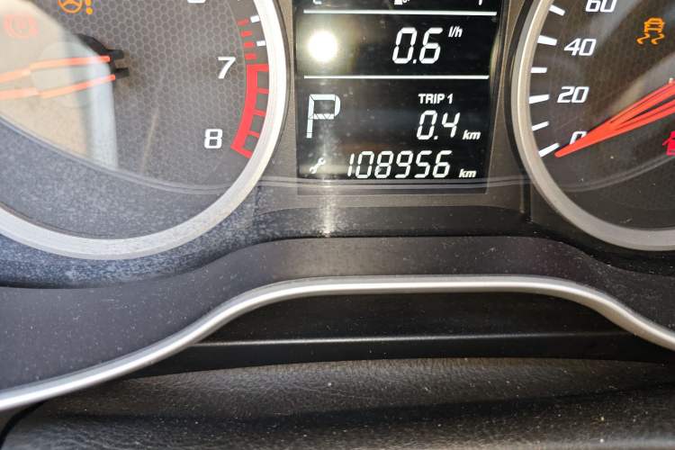 Used Bestune X40 2017 1.6L Automatic Prestige Edition Odometer Close Up