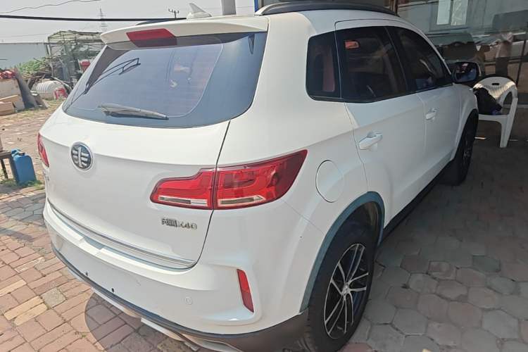 Used Bestune X40 2017 1.6L Automatic Prestige Edition Rear Right 45 Deg