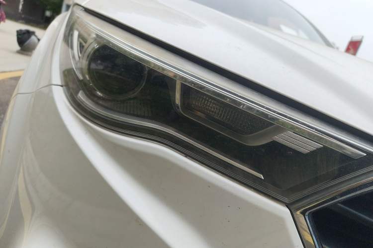 Used Bestune X40 2017 1.6L Manual Connected Smart Cool Edition Right Front Headlight