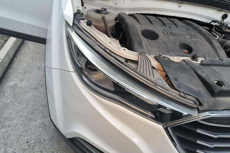 Used Bestune X40 2017 1.6L Automatic Prestige Edition Right Front Headlight