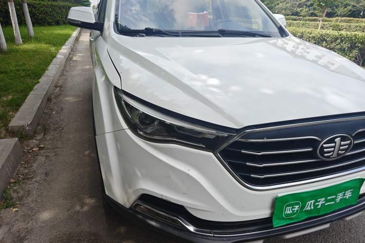 Used Bestune X40 2017 1.6L Automatic Connected Smart Cool Edition Right Front Headlight