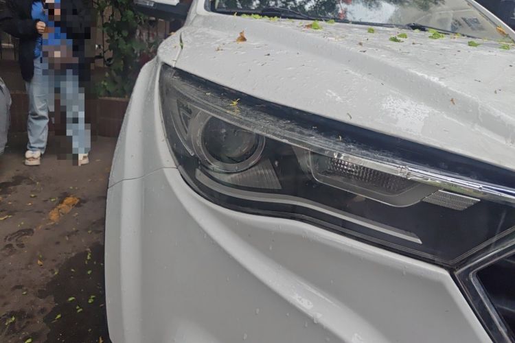 Used Bestune X40 2017 1.6L Automatic Prestige Edition Right Front Headlight