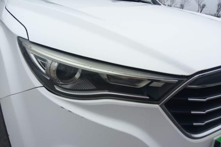 Used Bestune X40 2017 1.6L Automatic Prestige Edition Right Front Headlight
