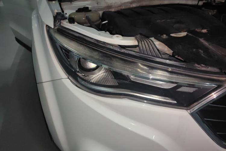 Used Bestune X40 2017 1.6L Automatic Luxury Model Right Front Headlight