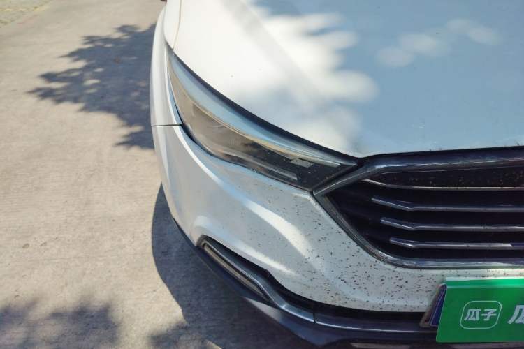 Used Bestune X40 2017 1.6L Automatic Prestige Edition Right Front Headlight
