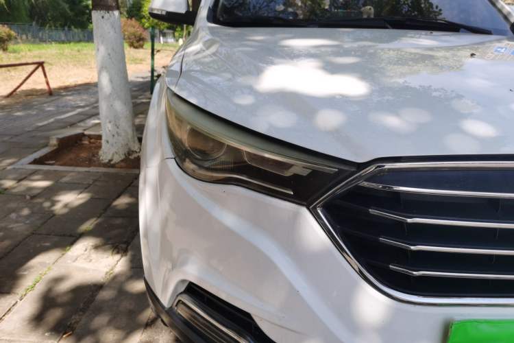 Used Bestune X40 2017 1.6L Automatic Prestige Edition Right Front Headlight