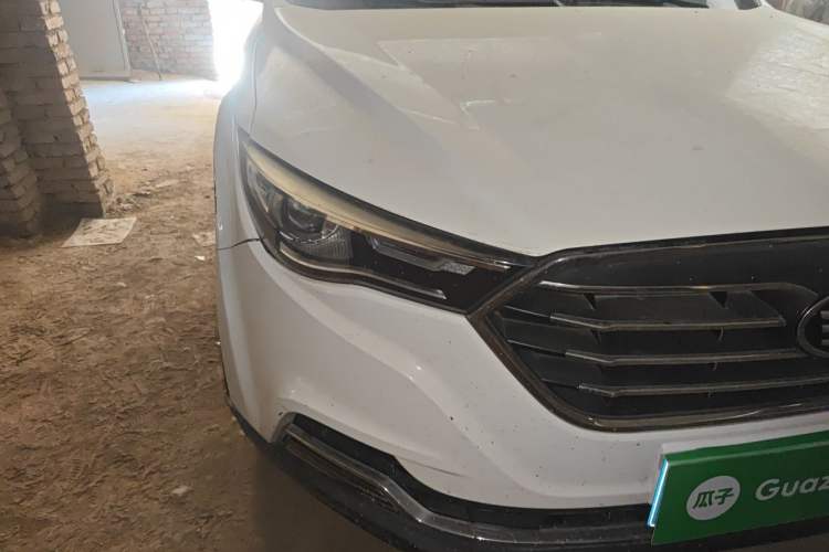 Used Bestune X40 2017 1.6L Automatic Prestige Edition Right Front Headlight