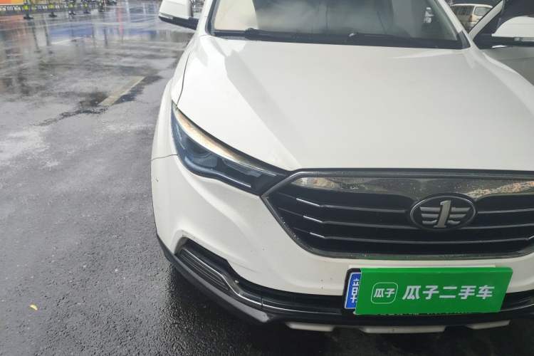 Used Bestune X40 2017 1.6L Automatic Luxury Model Right Front Headlight