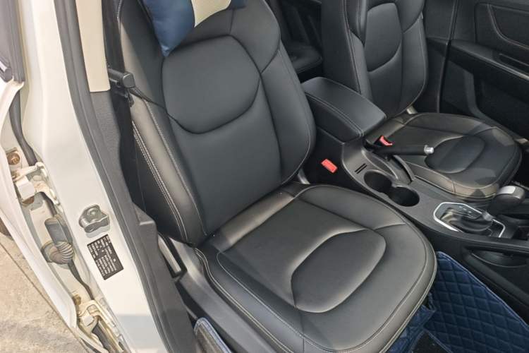 Used Bestune X40 2017 1.6L Automatic Prestige Edition Right Front Seat