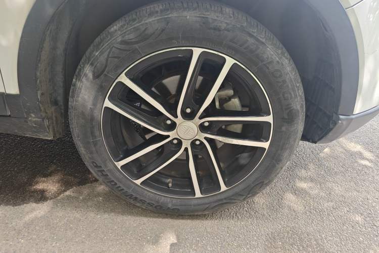 Used Bestune X40 2017 1.6L Automatic Connected Smart Cool Edition Right Front Wheel Hub