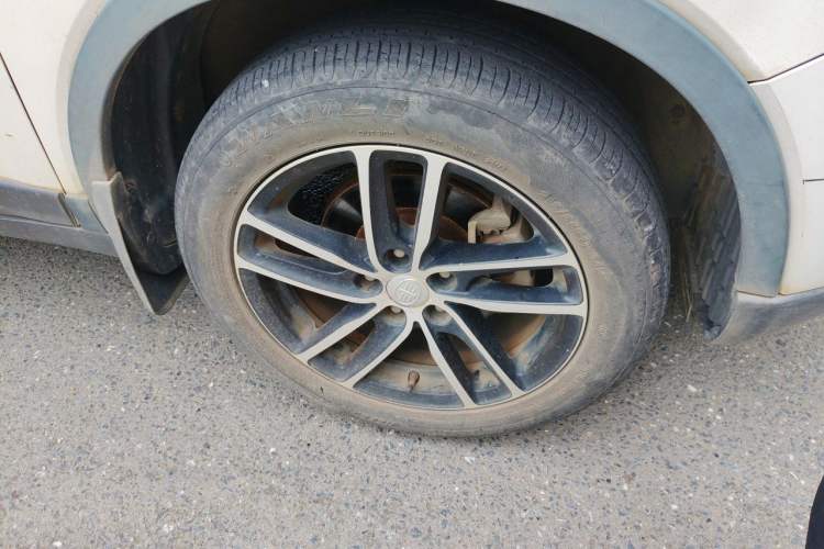 Used Bestune X40 2017 1.6L Manual Luxury Edition Right Front Wheel Hub