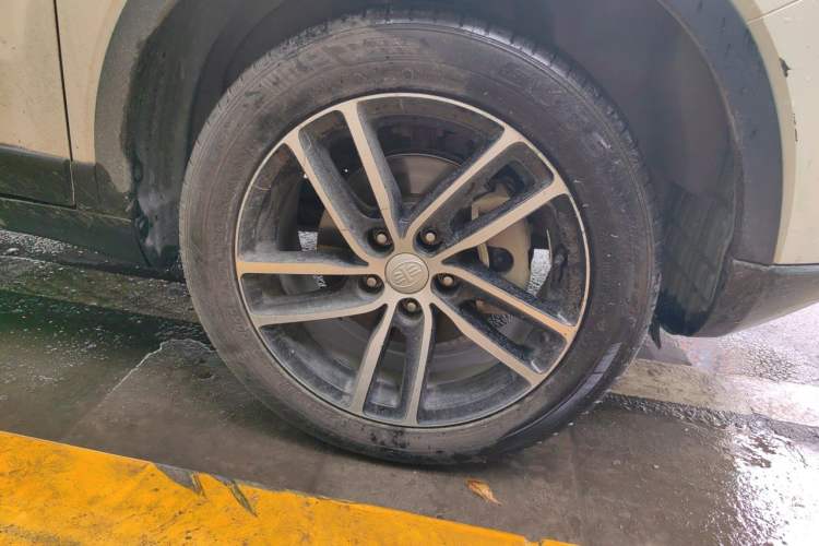 Used Bestune X40 2017 1.6L Manual Luxury Edition Right Front Wheel Hub