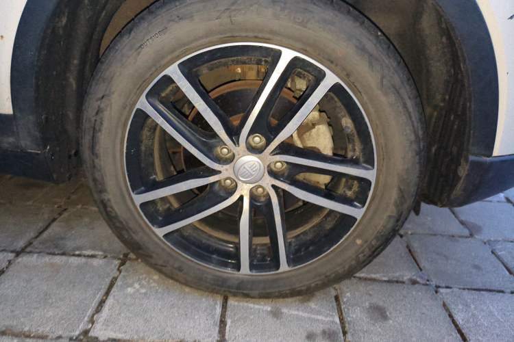 Used Bestune X40 2017 1.6L Automatic Connected Smart Cool Edition Right Front Wheel Hub