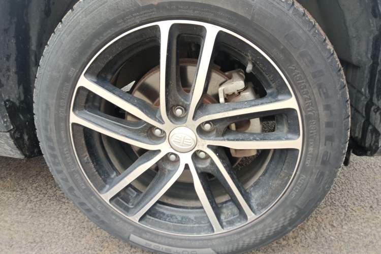 Used Bestune X40 2017 1.6L Automatic Prestige Edition Right Front Wheel Hub
