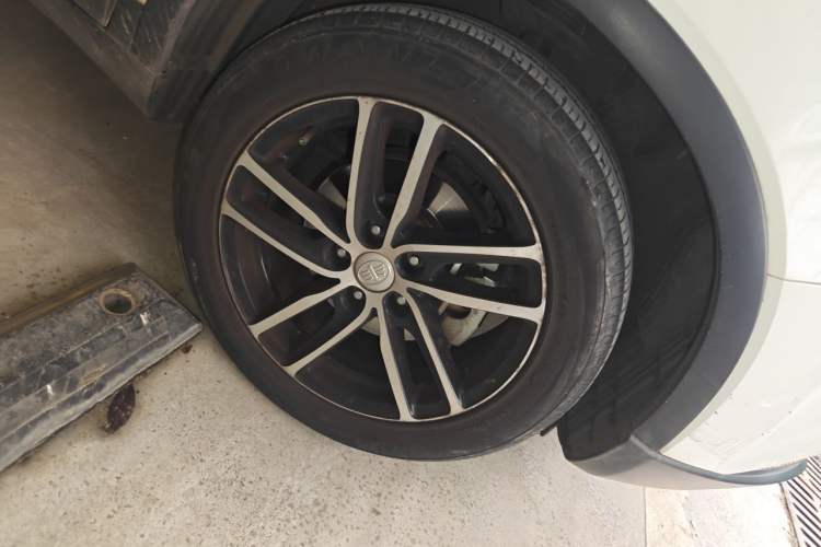 Used Bestune X40 2017 1.6L Automatic Prestige Edition Right Front Wheel Hub