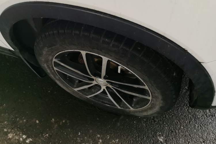 Used Bestune X40 2017 1.6L Automatic Luxury Model Right Front Wheel Hub