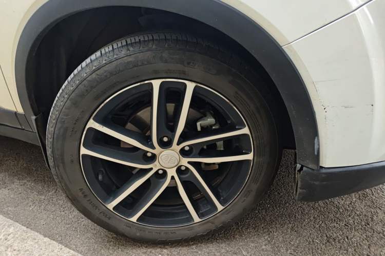 Used Bestune X40 2017 1.6L Automatic Luxury Model Right Front Wheel Hub