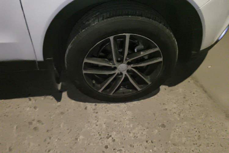 Used Bestune X40 2017 1.6L Automatic Luxury Model Right Front Wheel Hub