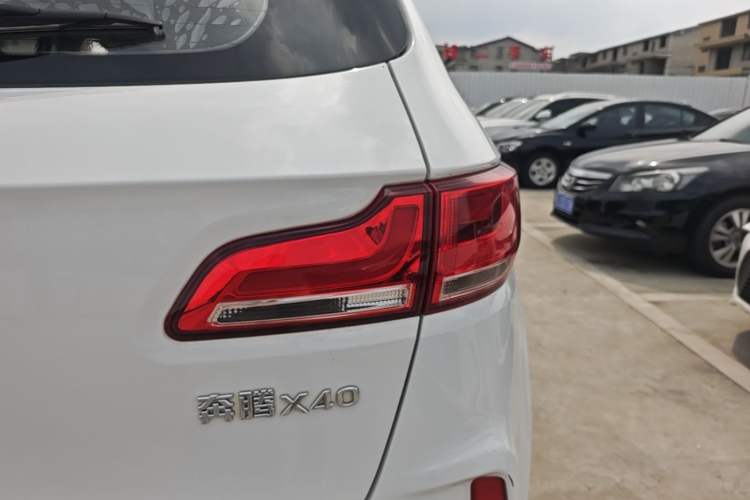 Used Bestune X40 2017 1.6L Automatic Prestige Edition Right Rear Taillight