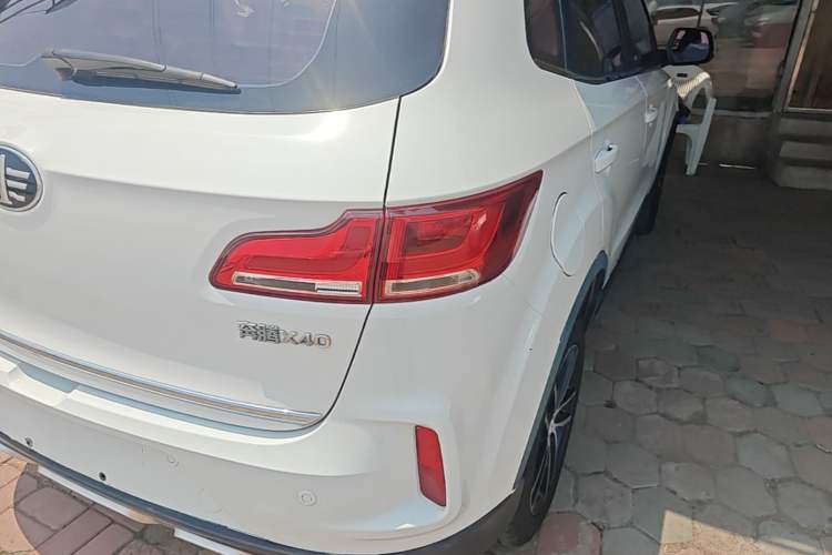 Used Bestune X40 2017 1.6L Automatic Prestige Edition Right Rear Taillight