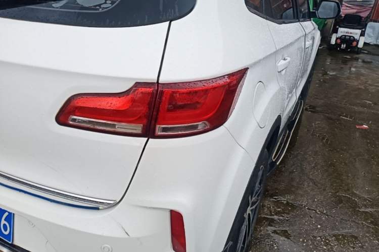 Used Bestune X40 2017 1.6L Automatic Prestige Edition Right Rear Taillight