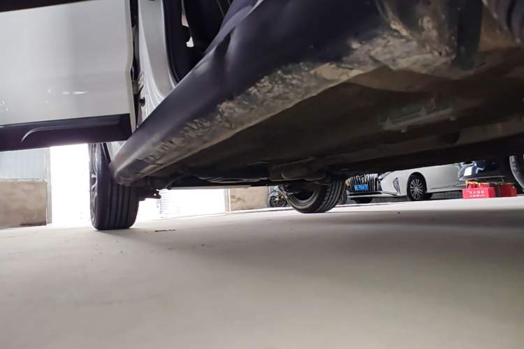 Used Bestune X40 2017 1.6L Manual Luxury Edition Right Side Sill