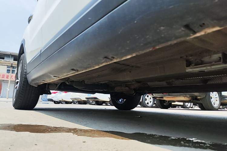 Used Bestune X40 2017 1.6L Automatic Luxury Model Right Side Sill