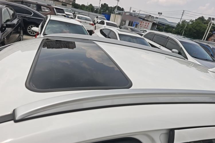 Used Bestune X40 2017 1.6L Automatic Prestige Edition Roof