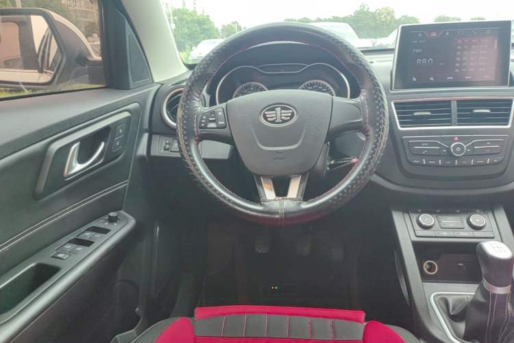 Used Bestune X40 2017 1.6L Manual Luxury Edition Steering Wheel