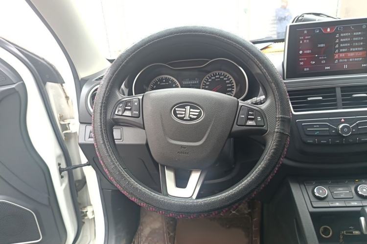 Used Bestune X40 2017 1.6L Automatic Connected Smart Cool Edition Steering Wheel