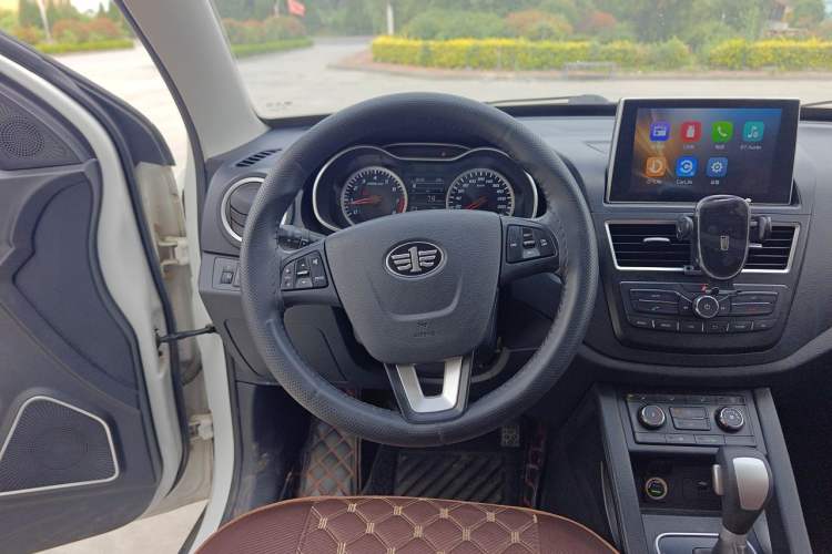 Used Bestune X40 2017 1.6L Automatic Prestige Edition Steering Wheel
