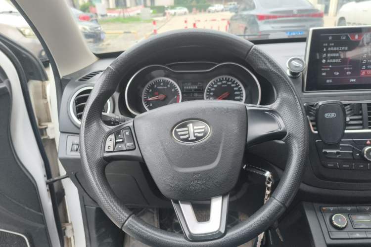 Used Bestune X40 2017 1.6L Automatic Luxury Model Steering Wheel