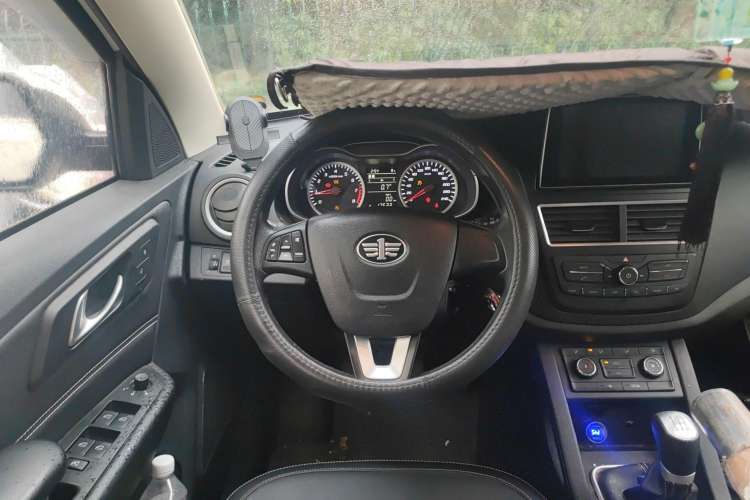 Used Bestune X40 2017 1.6L Manual Luxury Edition Steering Wheel
