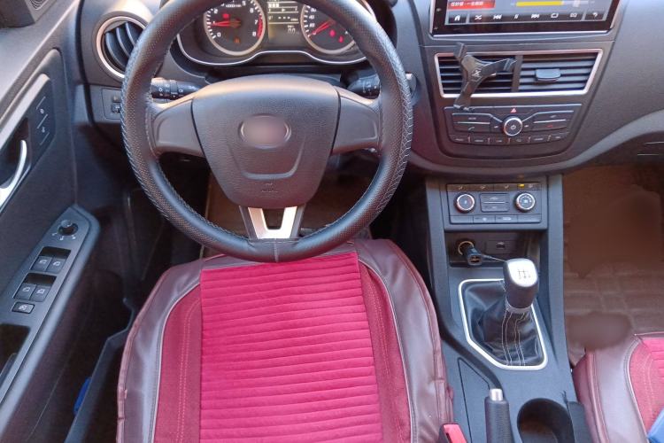 Used Bestune X40 2017 1.6L manual transmission technology version Steering Wheel