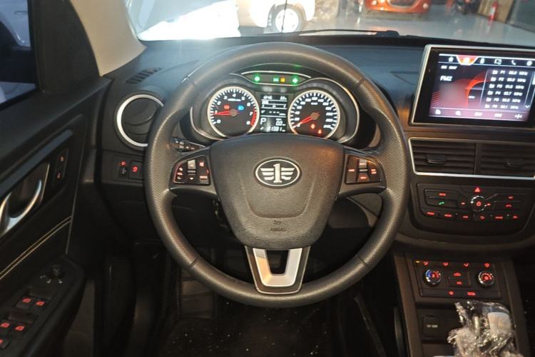 Used Bestune X40 2017 1.6L Automatic Connected Smart Cool Edition Steering Wheel