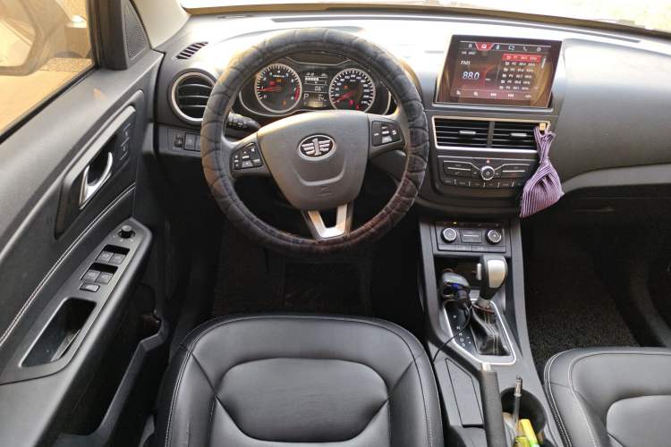 Used Bestune X40 2017 1.6L Automatic Prestige Edition Steering Wheel