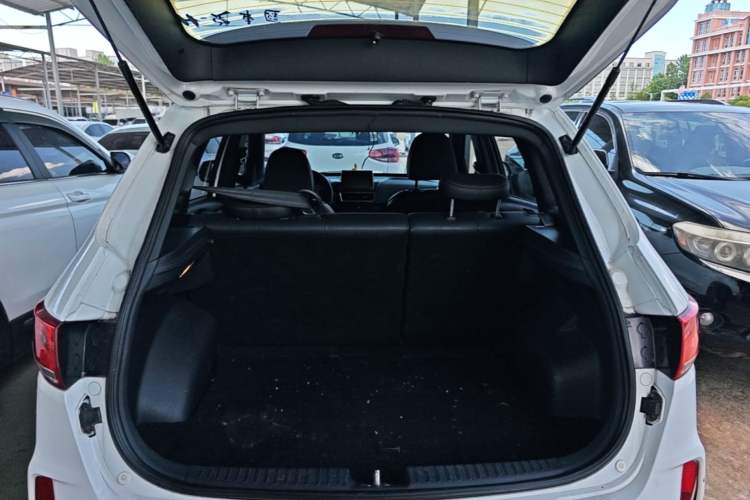 Used Bestune X40 2017 1.6L Automatic Prestige Edition Trunk