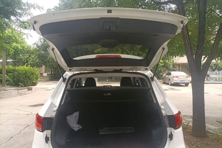 Used Bestune X40 2017 1.6L Automatic Luxury Model Trunk
