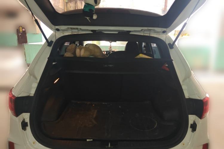 Used Bestune X40 2017 1.6L Automatic Prestige Edition Trunk