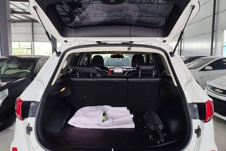 Used Bestune X40 2017 1.6L Manual Luxury Edition Trunk